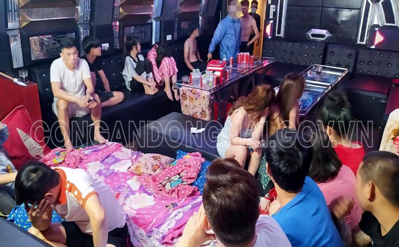 17 nam nữ dương tính với ma túy ảnh 1 17 nam nu duong tinh voi ma tuy anh 1