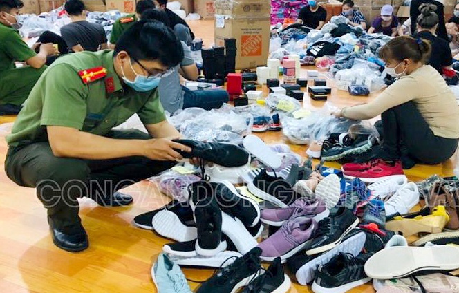 20 nguoi livestream trong kho hang lau o Dong Nai hinh anh