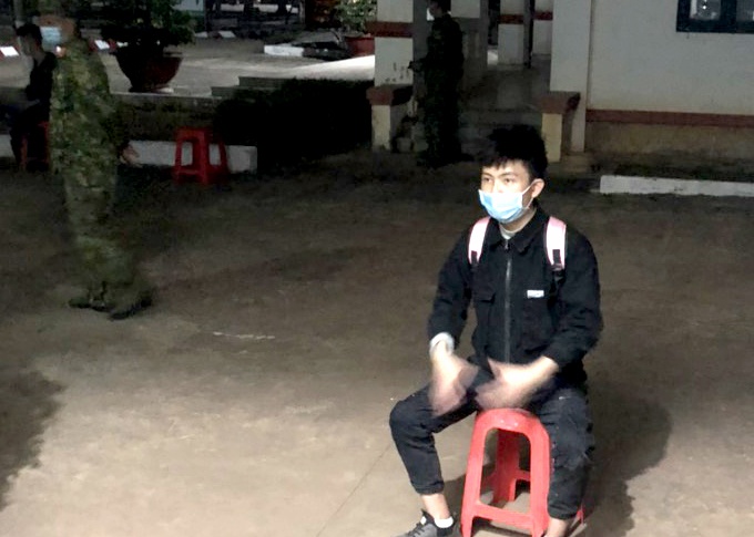 Bat 5 nguoi Trung Quoc nhap canh trai phep hinh anh