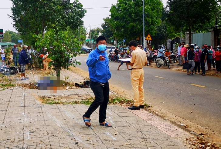 Nguoi nuoc ngoai gap tai nan khi di phuot hinh anh