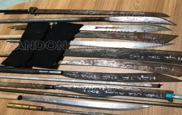 Canh sat ngan cuoc hon chien giua 2 bang nhom o cong vien hinh anh