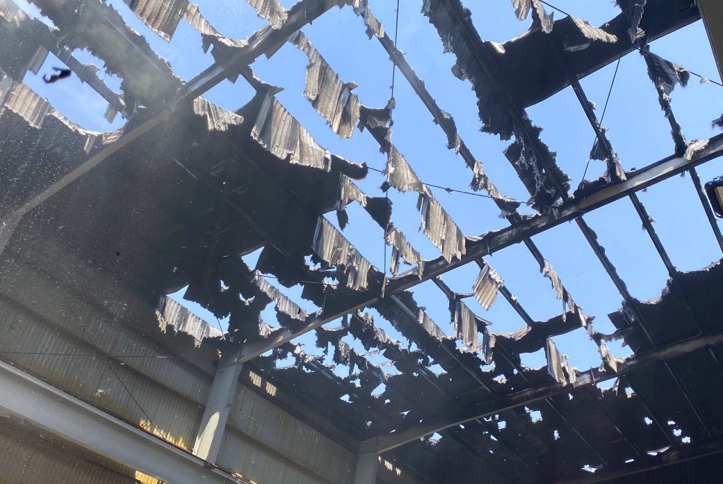 Chay lon tai cong ty san xuat ton o Khu cong nghiep Song Than 2 hinh anh