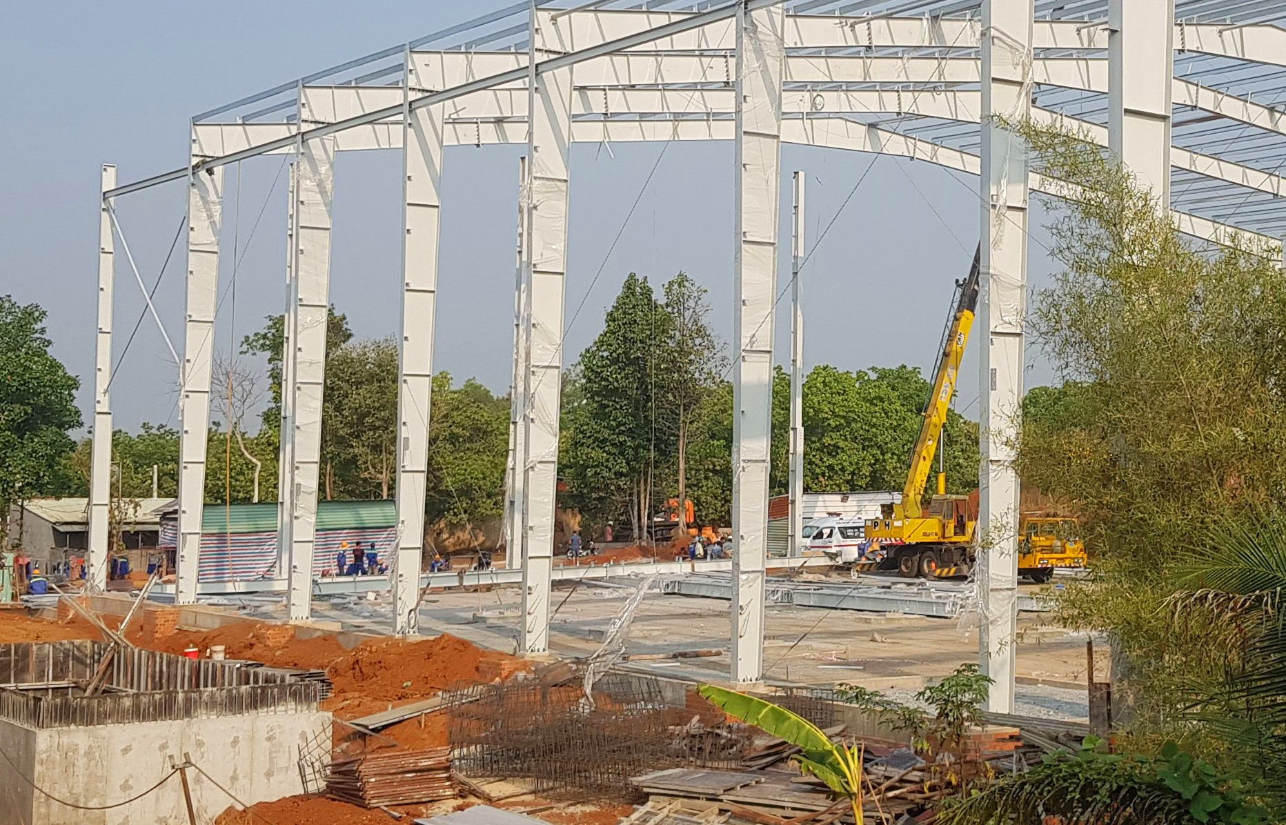 Can cau dut cap, 2 cong nhan thiet mang hinh anh