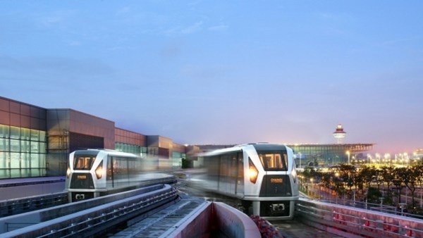 Các nhà ga được nối với nhau bằng hệ thống tàu điện trên không.