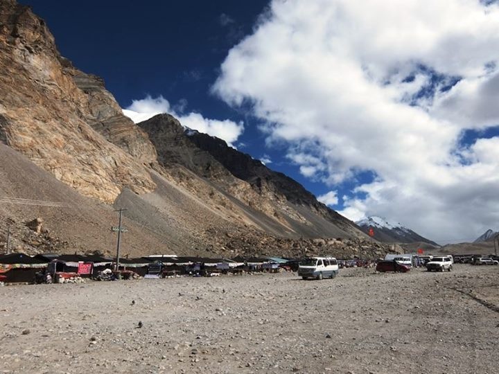 Các du khách đều muốn trải nghiệm một đêm ở Everest Base Camp. Ảnh: Thiện Nguyễn.