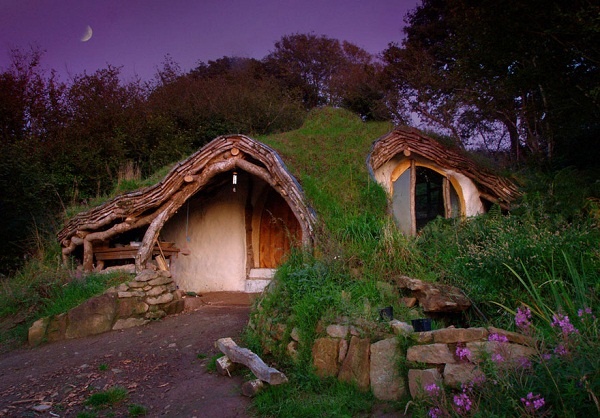 10. Ngôi nhà Hobbit chắc chắn bằng gỗ tại xứ Wales