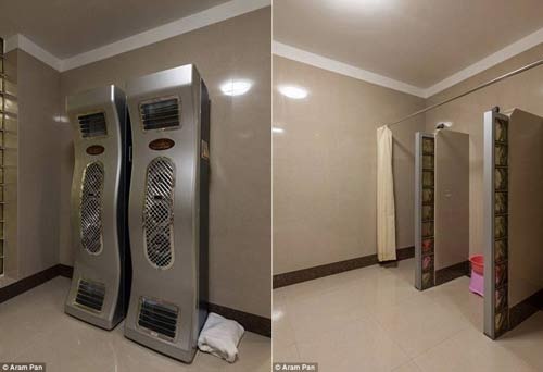 Máy sấy khô toàn thân và nhà tắm tại khu spa trong khách sạn.