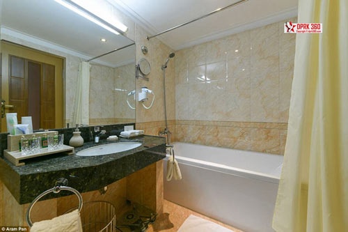 Phòng vệ sinh sạch sẽ, tiện nghi.