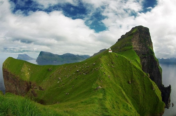 6. Ngôi nhà Trollanes trên quần đảo Faroe