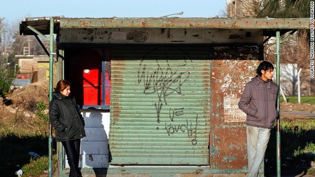 6. Buenos Aires, Argentina: Dù đứng ở vị trí số 6 trong danh sách nơi có phương tiện công cộng tệ nhất với phụ nữ, khảo sát cho thấy 5/10 phụ nữ tin rằng các hành khách sẽ giúp đỡ họ nếu họ cần. Ảnh: CNN.com