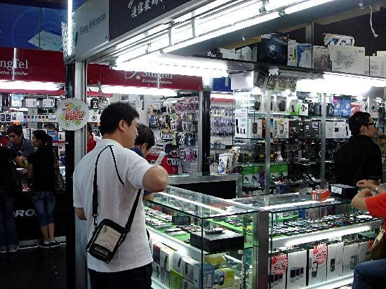 Nhung chieu lua o cac khu mua sam cua Singapore hinh anh