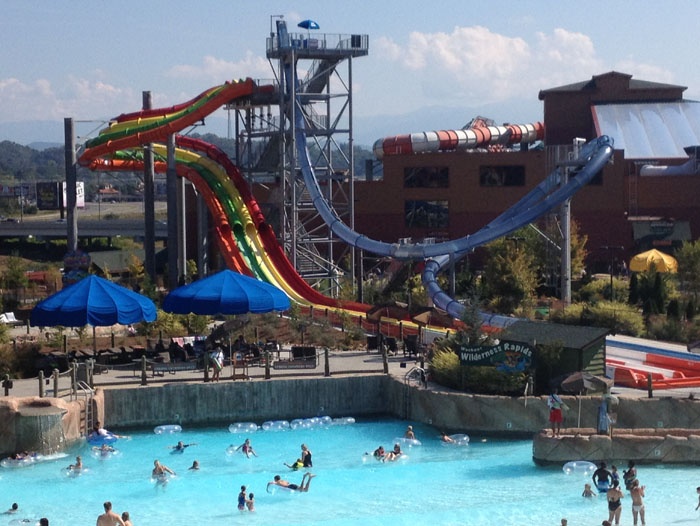 Đến với khu nghỉ dưỡng công viên nước Wilderness, Wisconsin du khách sẽ được chạy bộ gần 50.000m2 bên trong và bên ngoài