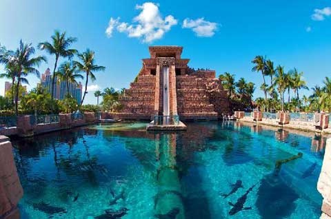 Công viên nước Aquaventure trên đảo Paradise, Bahamas với diện tích 141 mẫu vuông luôn sẵn sàng chào đón du khách đến với khu nghỉ dưỡng Atlantis.