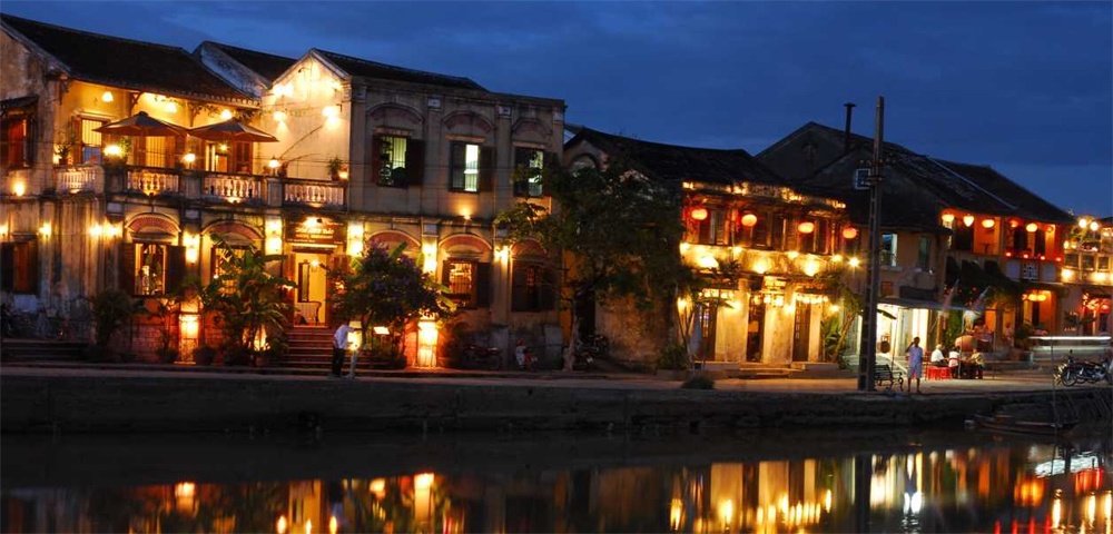 Hoi An lot top 10 diem den co khach san tuyet nhat the gioi hinh anh