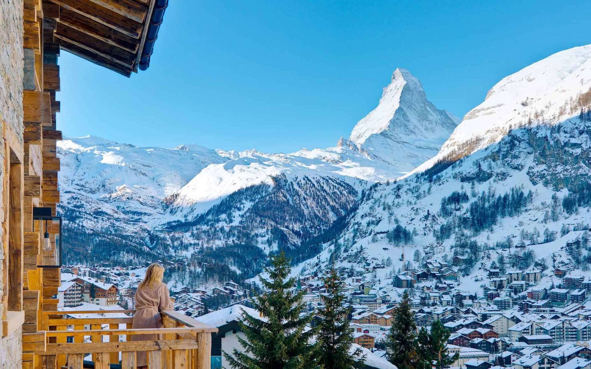 3. Zermatt (Thụy Sĩ): Zermatt, vùng Alpes Thụy Sĩ, đứng cao nhất trong hạng mục về tiện nghi và độ sạch sẽ của khách sạn. Thành phố này đứng thứ 3 trong danh sách chung của Agoda.
