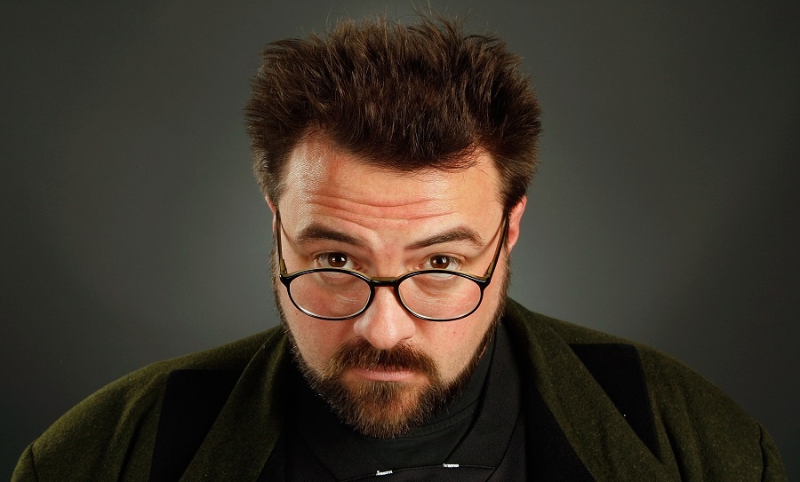 Kevin Smith: Lần này thì lỗi sai thuộc về hãng hàng không Southwest Airlines khi đã buộc đạo diễn điện ảnh Kevin Smith xuống khỏi chuyến bay tới Burbank vì kích cỡ và cân nặng của anh “không an toàn”. Smith đã nổi điên và viết trên Twitter: “Đúng là tôi rất béo, nhưng chưa tới mức đó. Nhưng nếu có vậy thì sao hãng lại chờ tới lúc đã đưa hành lí của tôi lên, khi tôi đã ngồi yên vị tại chỗ trước máy bay chật kín khách biết rõ tôi là ai.” Sau đó hãng Southwest đã xin lỗi Smith và tặng anh 1 phiếu giảm giá <abbr class=
