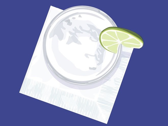 Cartagena, Colombia: Một ly Limonada de Coco (một loại sinh tố không cồn đặc trưng của Cartagena, được làm từ chanh và dừa) tại quầy rượu của  khách sạn Sofitel Santa Clara.