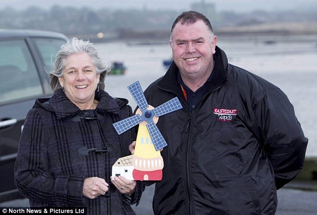 Tai xe di hon 700 km mua qua den khach hinh anh