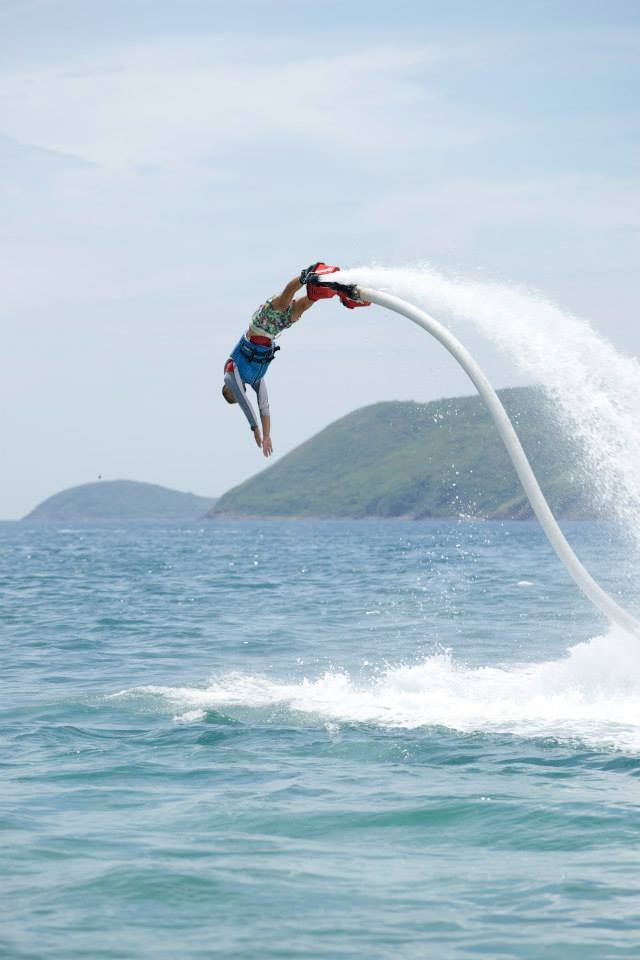 Flyboard - tro choi mao hiem tren bien Nha Trang hinh anh