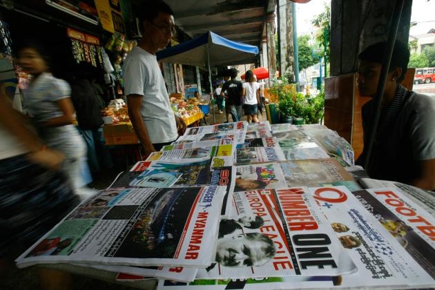3. Kinh doanh, phân phối hoặc cho thuê tất cả các sản phẩm liên quan đến khiêu dâm như tranh ảnh, sách báo, đĩa nhạc ... đều là phạm pháp. Theo điều 292 Bộ luật hình sự, nếu vi phạm thì sẽ bị xử phạt bằng cả hai hình thức bằng tiền và giam giữ tối đa 3 tháng, hoặc một trong hai hình thức trên. Ảnh minh họa: Gettyimages