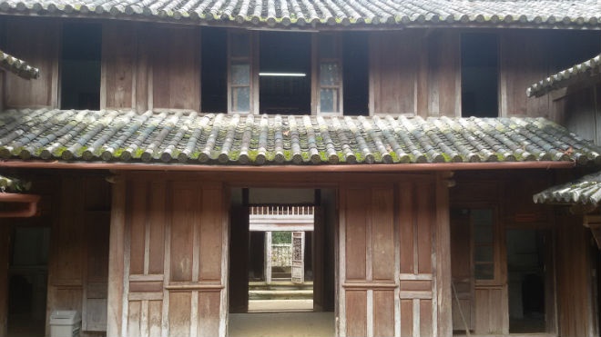 Sàn gỗ tại gian nhà này là nơi xét xử của vua Mèo. Ảnh: Vân Ảnh.
