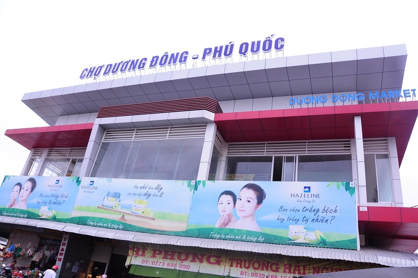 Chợ nổi tiếng và là trung tâm của Phú Quốc.