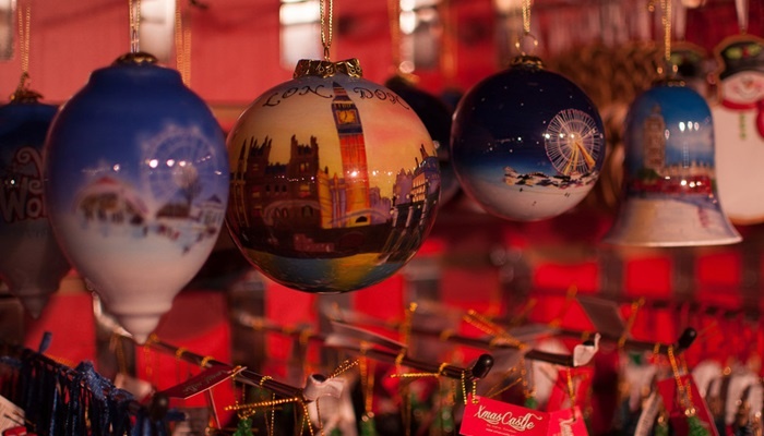 Chắc chắn bạn cũng sẽ rất thích thú với việc lựa chọn những món đồ phụ kiện Noel xinh xắn để trang trí cho ngôi nhà và làm quà cho gia đình, bạn bè của mình