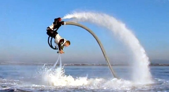 Man bieu dien Flyboard ngoan muc den kho tin hinh anh