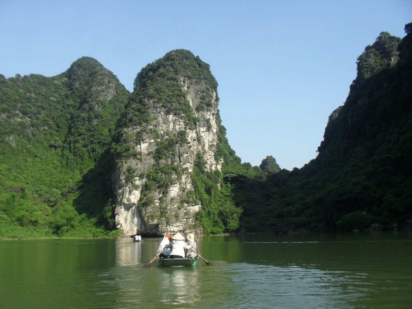 Ninh Binh: Dat co do sac nuoc nghieng troi hinh anh