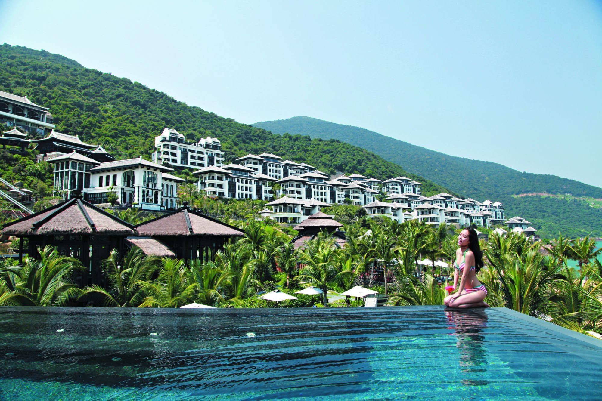 Intercontinetal Danang da danh bai cac resort sieu sang nao? hinh anh