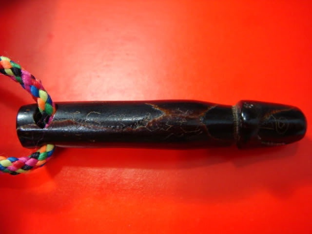 7. Thái Lan: Người dân của quốc gia này tin rằng một người đàn ông sẽ gặp may mắn khi đeo bùa có hình dương vật hay còn được gọi là “Palad Khik”, nhất là trong tình duyên, con cái.