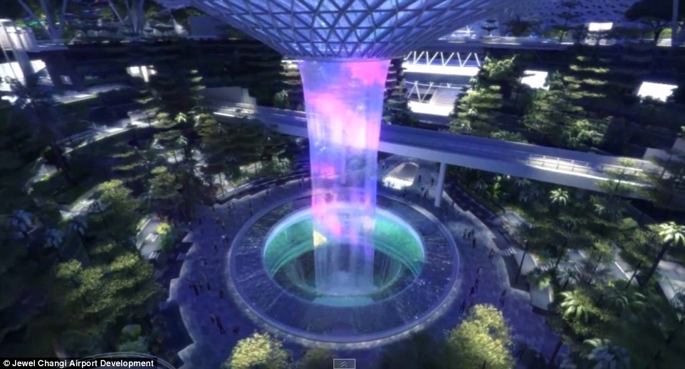 Khi hoàn tất, nhà ga sẽ có 4 khu vườn khác nhau và thác nước trong nhà cao nhất thế giới: thác “Rain Vortex” với chiều cao lên tới 40m. Thác nước sẽ nằm chính giữa nhà ga và vào buổi tối, tại đây sẽ có màn trình diễn âm thanh và ánh sáng với hiệu ứng đặc biệt.