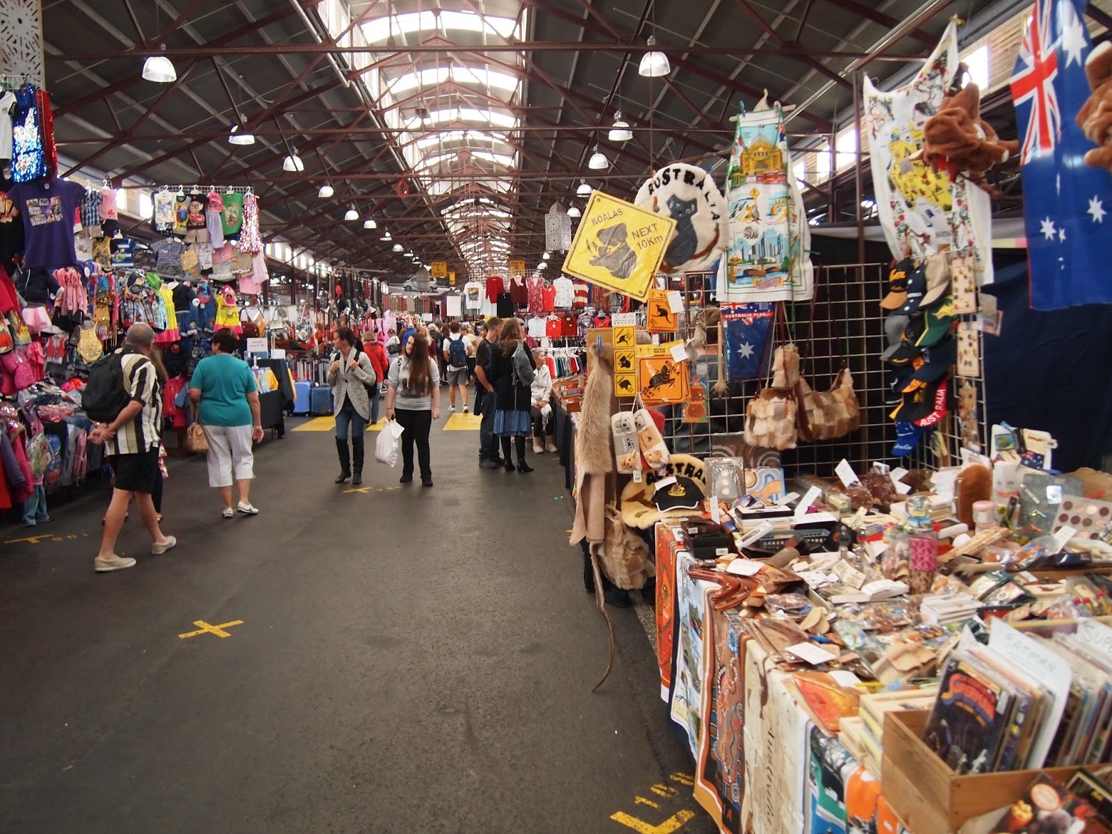 4. Chợ Queen Victoria, Melbourne, Úc: Khu chợ này là một trong những điểm đông khách du lịch nhất Melbourne. Với diện tích 7 héc-ta, đây là chợ ngoài trời lớn nhất Nam Bán cầu. 