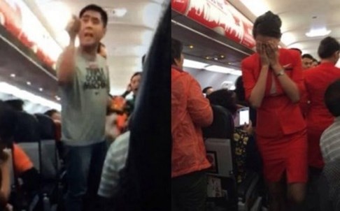 Khach Trung Quoc tat nuoc soi vao tiep vien Thai vi cho ngoi hinh anh