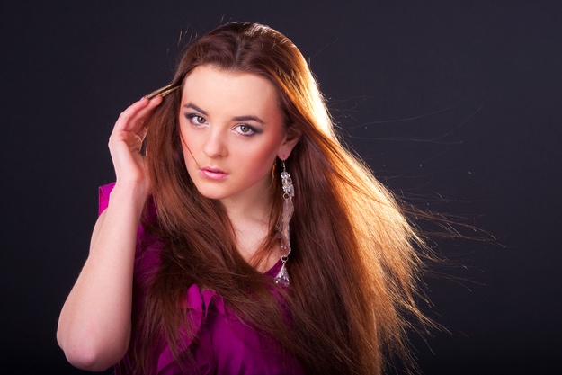 10. Ở Tây Ban Nha: “Phụ nữ ở Tây Ban Nha luôn phải đeo hoa tai khi ra ngoài, nếu không sẽ bị coi là đang khỏa thân”.