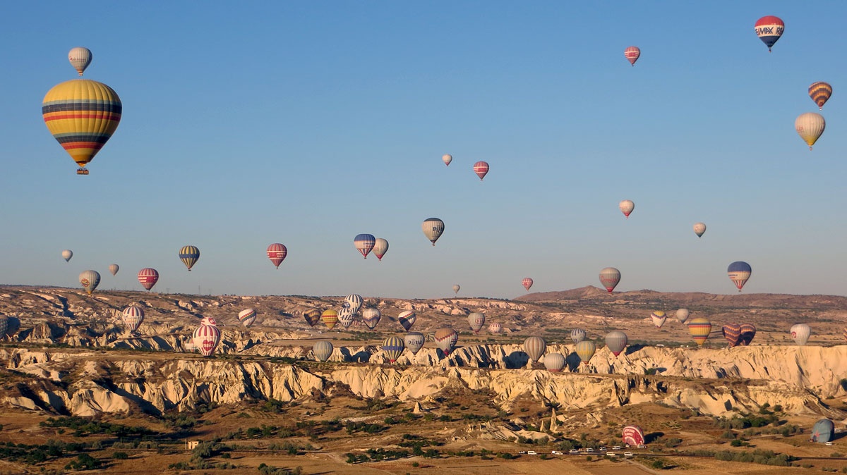 Dịch vụ khinh khí cầu rất được các du khách ưa chuộng. Ảnh: Jdroth.com