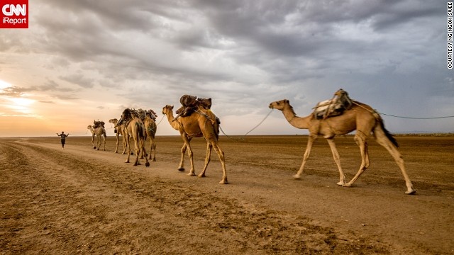 Vùng lõm Danakil, Ethiopia: Vùng lõm Danakil ở miền Bắc Ethiopia là một trong những nơi khắc nghiệt nhất thế giới, với những dải hoang mạc muối và nhiệt độ thường xuyên lên tới gần 38 độ C.
