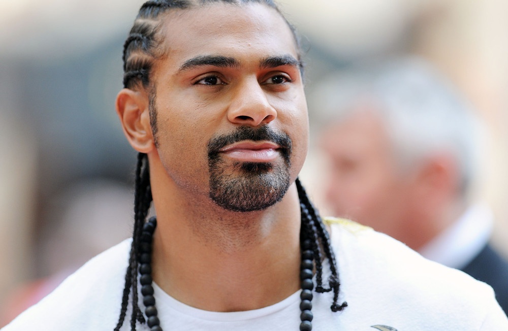 4. David Haye, nhà vô địch quyền Anh hạng nặng: Tôi đã kỳ vọng rất nhiều trong chuyến đi đầu tiên tới New York nhưng hôm đó đúng là địa ngục. Ngay khi tới nơi, tôi mắc kẹt trong nhà vệ sinh ở một nhà hàng Subway tới cả nửa tiếng đồng hồ. Tôi suýt trẹo chân khi cố đá cho cửa mở ra. Sau đó tôi làm rơi cánh gà nướng vào chiếc áo trắng mới tinh đang mặc. Rồi khi ra khỏi nhà hàng, ai đó trên chiếc taxi đi ngang qua nhổ nước bọt và trúng ngay mặt tôi. Tất cả những chuyện đó xảy ra chỉ trong vòng vài tiếng trước khi tôi xuống máy bay, còn chưa kịp về khách sạn. 