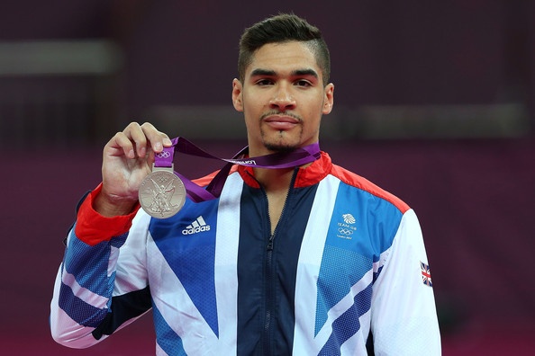 10. Louis Smith, vận động viên đoạt huy chương Olympic: Trong chuyến tập huấn ở Pháp, trước khi bay về chúng tôi bị nhân viên sân bay giữ lại nhiều tiếng, vì một chất trong loại phấn bột chúng tôi dùng để tập luyện được cho là có thể dùng để chế tạo bom. Chúng tôi lỡ mất ba chuyến bay rồi họ mới cho chúng tôi đi, bạn tôi, Kristian Thomas, còn bị mất hành lý.