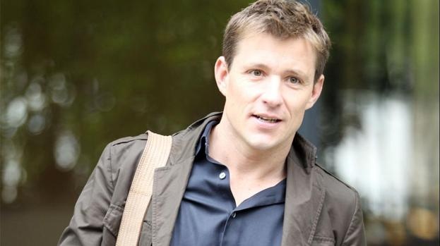 8. Ben Shephard, dẫn chương trình truyền hình: Trong đêm đầu tiên đến Bangkok, tôi ở trong một khách sạn tồi tàn với gián bò đầy bức tường mỏng dính như bìa các-tông. Những người ở phòng bên cạnh la hét và gào thét mãi. Tôi không tài nào ngủ được vì sợ cửa phòng sẽ bật mở bất cứ lúc nào. Đó là trải nghiệm đáng sợ nhất khi đi du lịch của tôi.