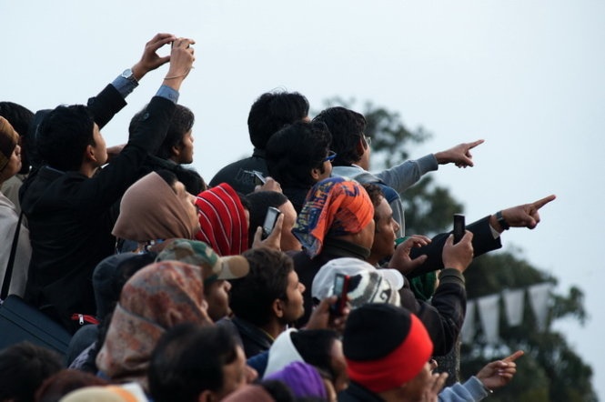 Ngam mat troi tren dinh doi Con Cop hinh anh