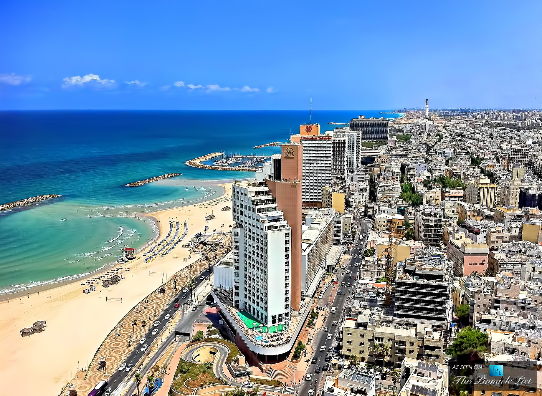 Thành phố Tel Aviv, Israel: Là một trong những thành phố hiện đại, náo nhiệt bậc nhất ở Trung Đông, Tel Aviv - thành phố “không bao giờ ngủ”, có những bãi biển xanh trong, mang nét riêng, độc đáo của vùng Địa Trung Hải.
