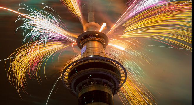 Màn trình diễn ánh sáng ở thành phố Auckland - nơi đón năm mới sớm nhất thế giới. Ảnh: BBC