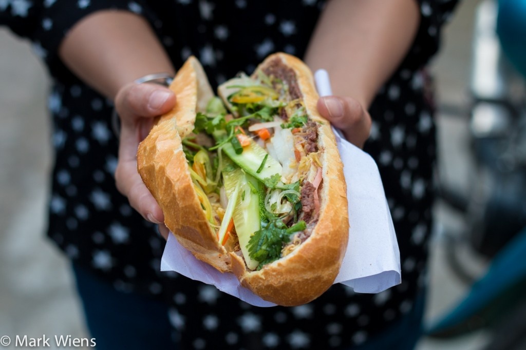 Banh mi Viet vao top 20 mon an duong pho ngon nhat the gioi hinh anh
