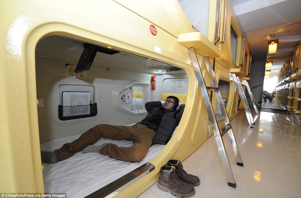 Khách sạn có mạng không dây cho những ai cần và có phòng cách âm dành riêng cho những người ngủ ngày.