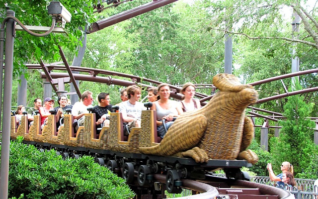 6. Bay cùng Hippogriff: Bạn hẳn cũng sẽ thích thú với cảm giác kẹt trong