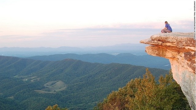 Đường mòn Appalachian (Mỹ) có chiều dài lên tới 3.510km. Nơi đây có một phần cảnh quan là rừng thông của khu vực Bắc Mỹ.