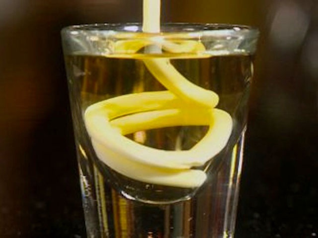 Loại rượu Sán Dây này có cái tến khá