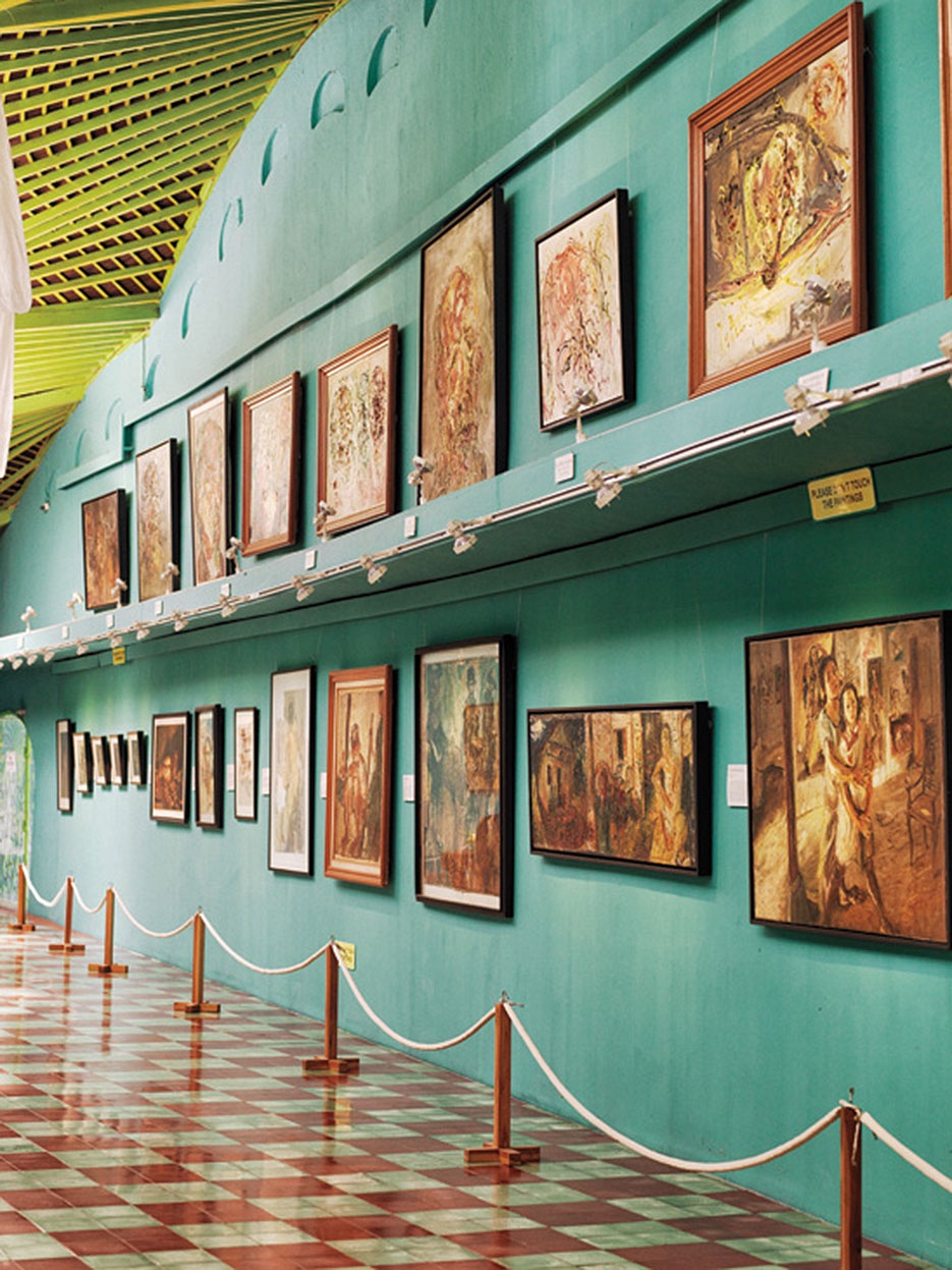 Bảo tàng Affandi nằm ở trung tâm Yogyakarta gồm một loạt các tòa nhà dọc sông Gajah Wong. Tại đây trưng bày các bức tranh phong cảnh và chân dung đầy ấn tượng.