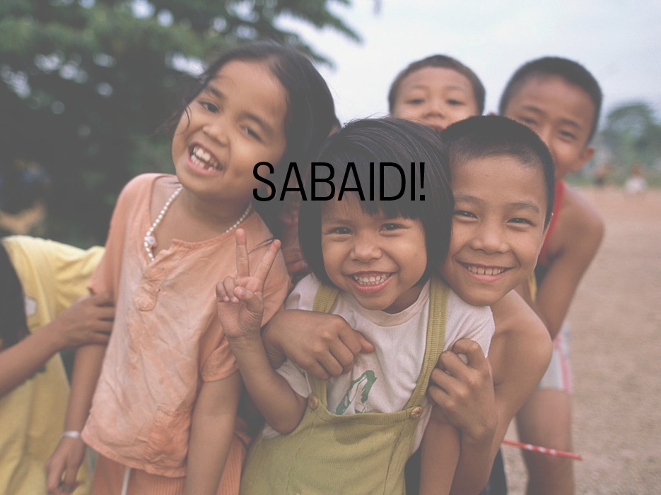 Khẩu hiệu của họ là gì? “Mọi thứ đều tuyệt vời!”: Mới bước chân vào thế giới du lịch, những người trẻ tuổi thường đón nhận mọi thứ một cách tích cực và nhiệt tình. Ảnh: Trẻ em ở  Luang Prabang, Lào